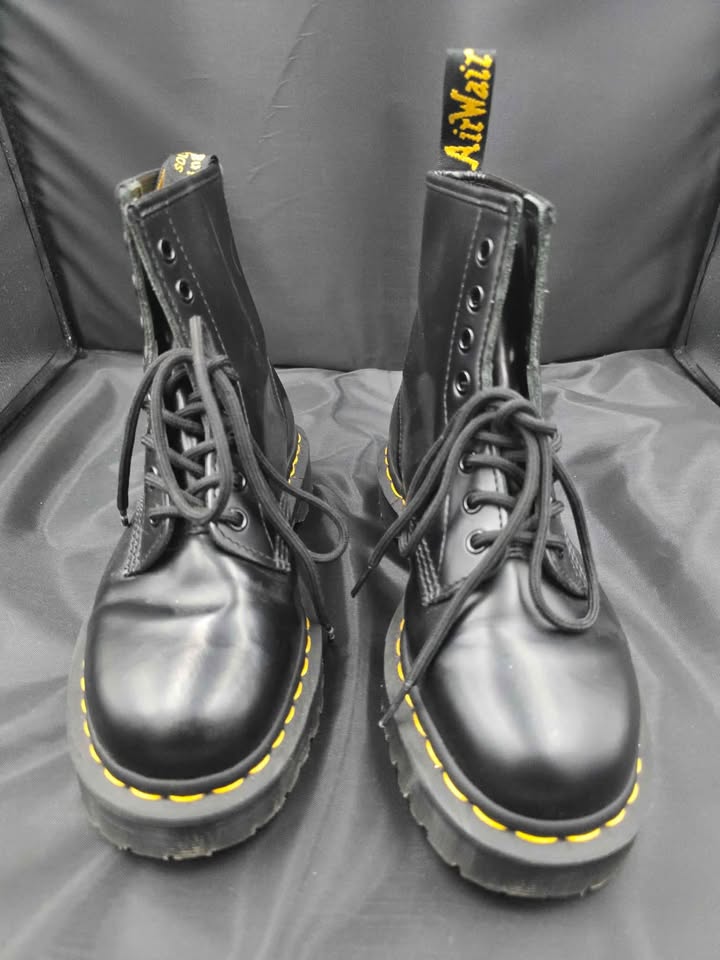 Dr. Martens 1460 Black Boots – Size 7 Men’s / 8 Women’s (New Without Box)