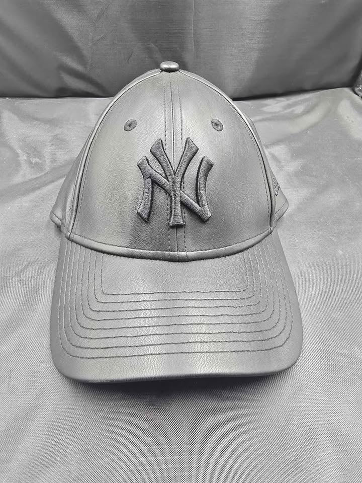 New York Yankees Leather Hat 9FORTY Women’s Adjustable New Era Black Cap
